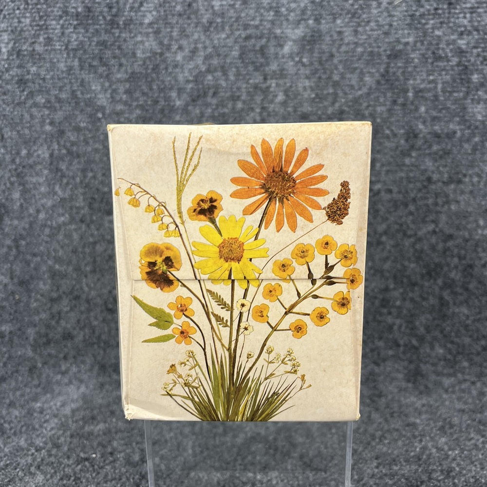 VTG 1976 -1982 Kleenex Boutique Prints Tissues Yellow Gold Floral Box 125 2-Ply - Picture 2 of 10